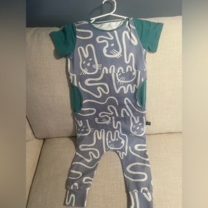 Rags 2T short sleeve pant romper! Bunny print in green, blue and white!